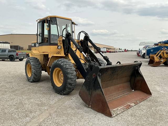 Image of Caterpillar IT18F equipment image 2