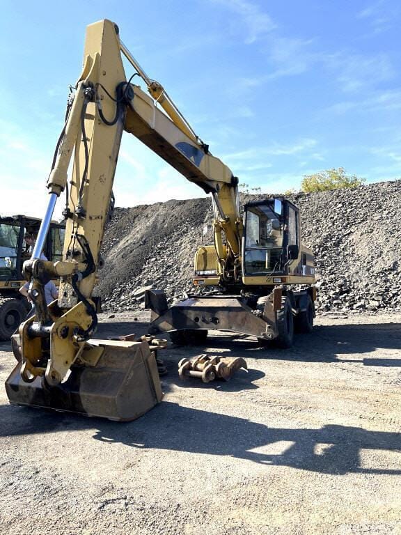 Main image Caterpillar M318