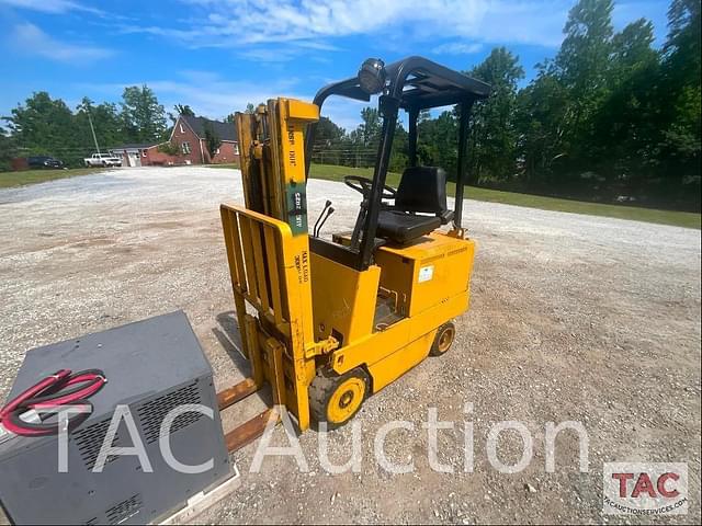 Image of Caterpillar MC30 equipment image 2
