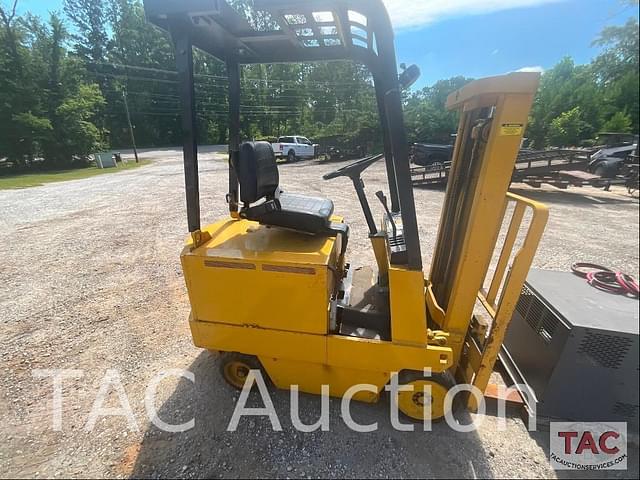 Image of Caterpillar MC30 equipment image 1