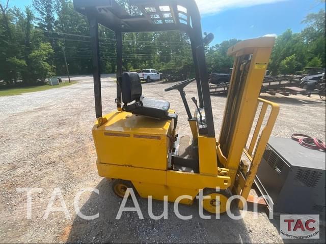 Image of Caterpillar MC30 equipment image 1