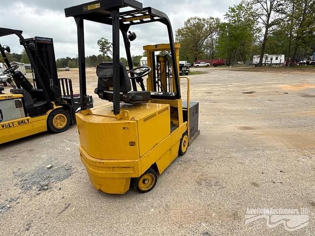 Image of Caterpillar MC30 equipment image 4