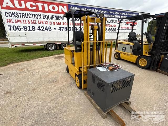 Image of Caterpillar MC30 equipment image 2