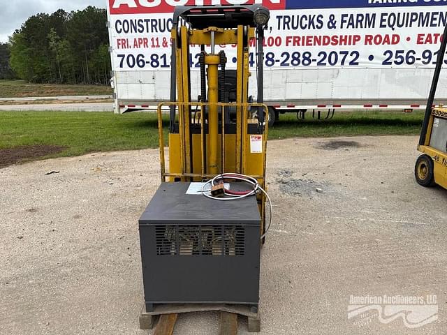 Image of Caterpillar MC30 equipment image 1