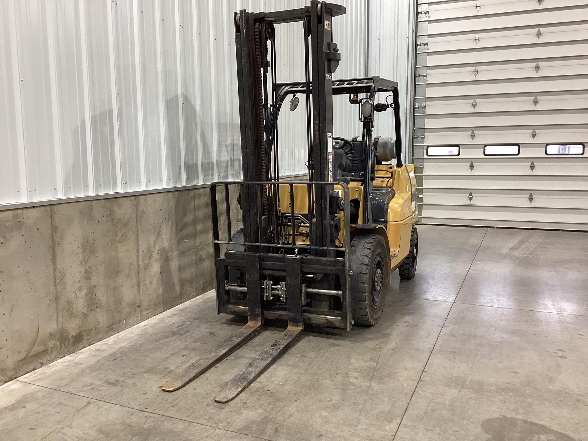 2011 Caterpillar P8000 Equipment Image0