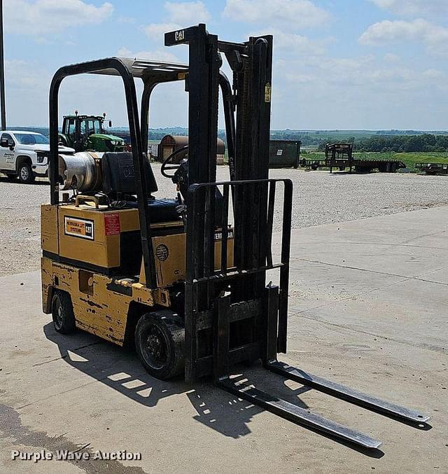 Image of Caterpillar T30D equipment image 2