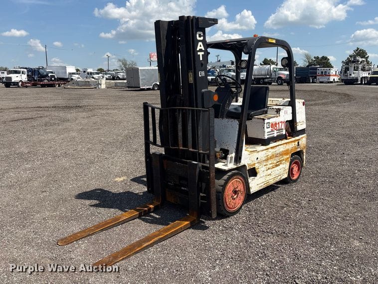 Caterpillar T80D Equipment Image0