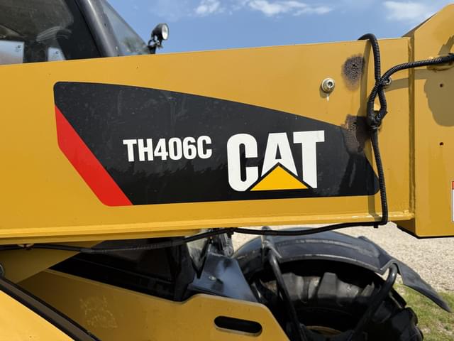 Image of Caterpillar TH406C equipment image 1
