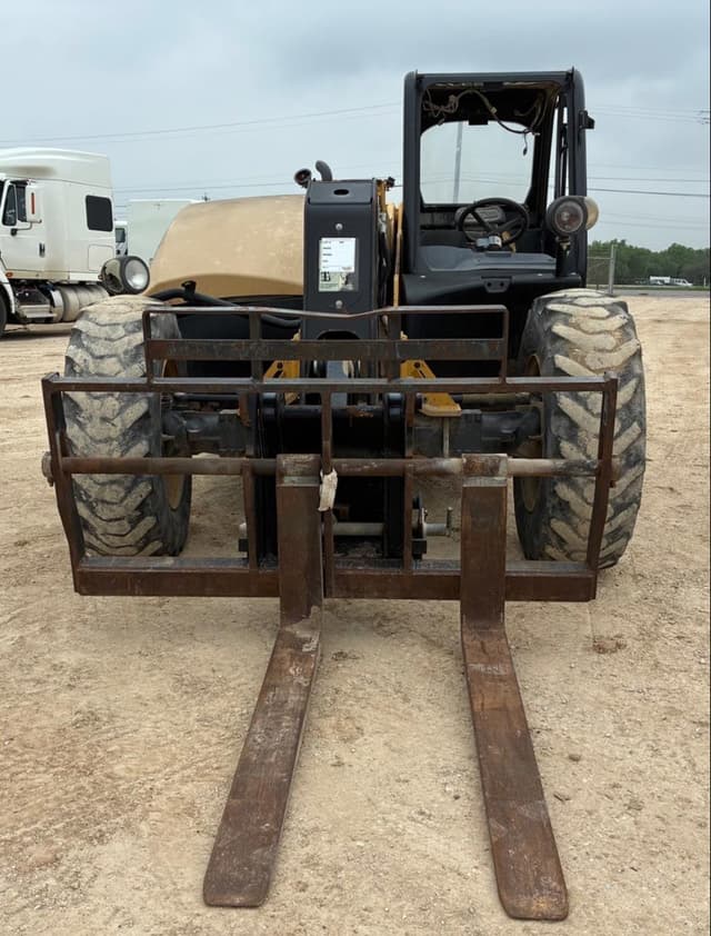 Image of Caterpillar TH406C equipment image 1