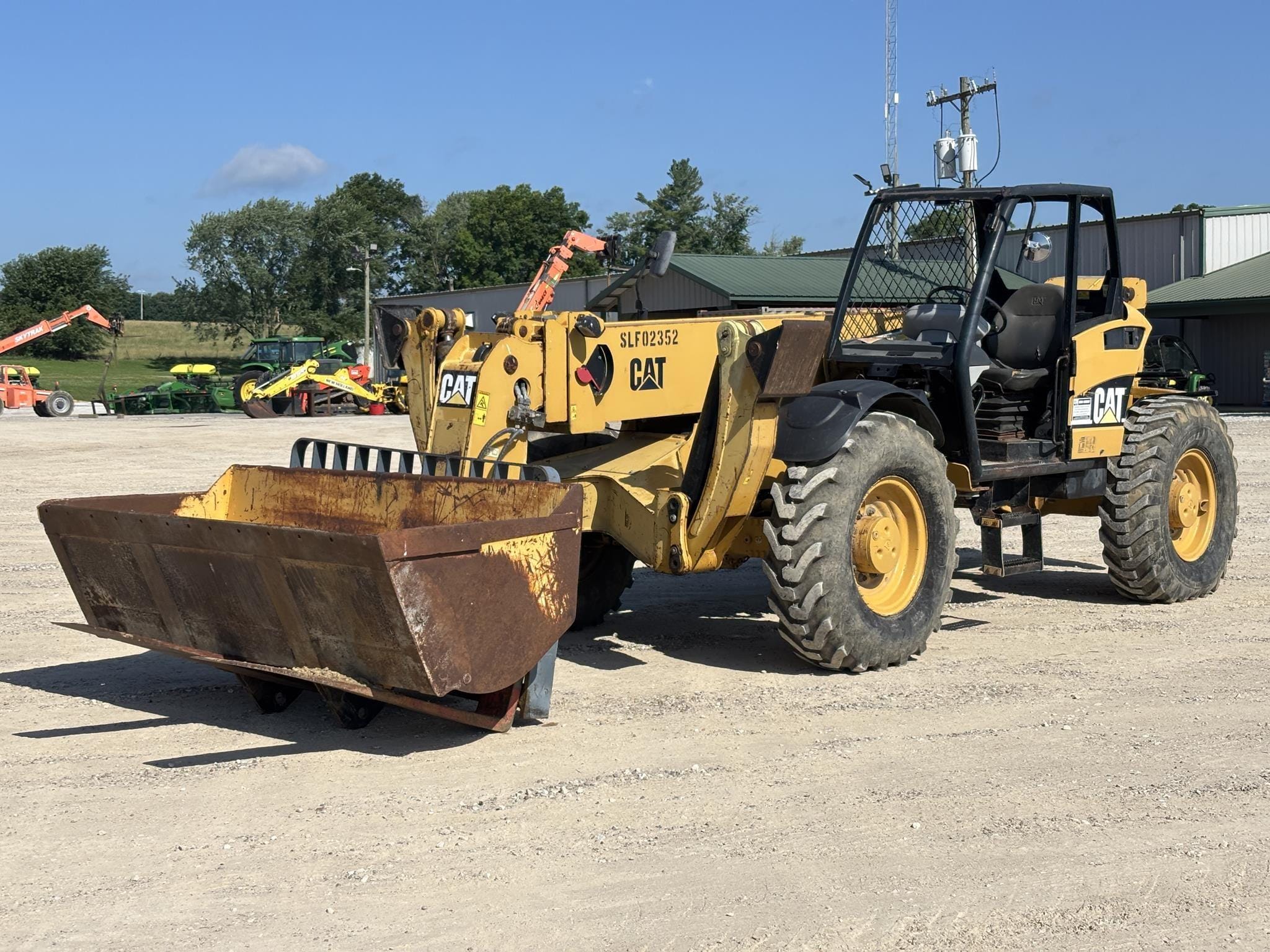 Caterpillar TH460B Equipment Image0