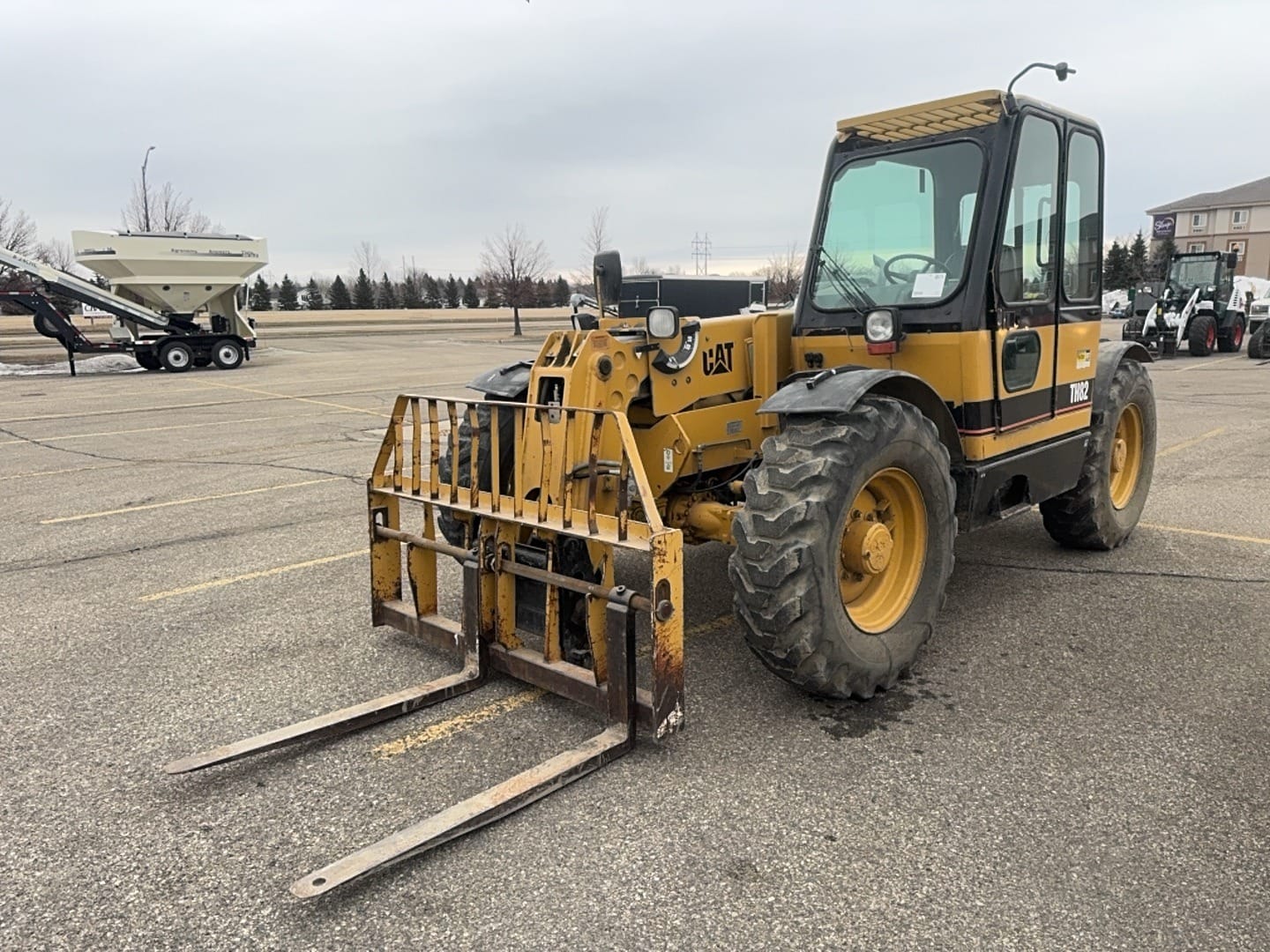 Caterpillar TH82 Equipment Image0