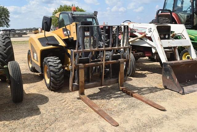 Image of Caterpillar TH255C equipment image 3