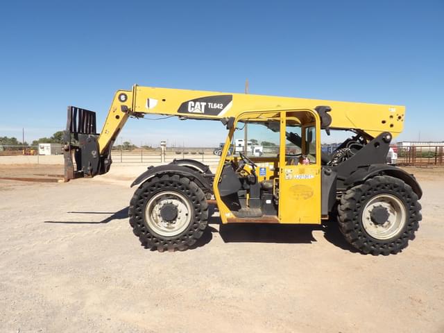 Image of Caterpillar TL642 equipment image 2