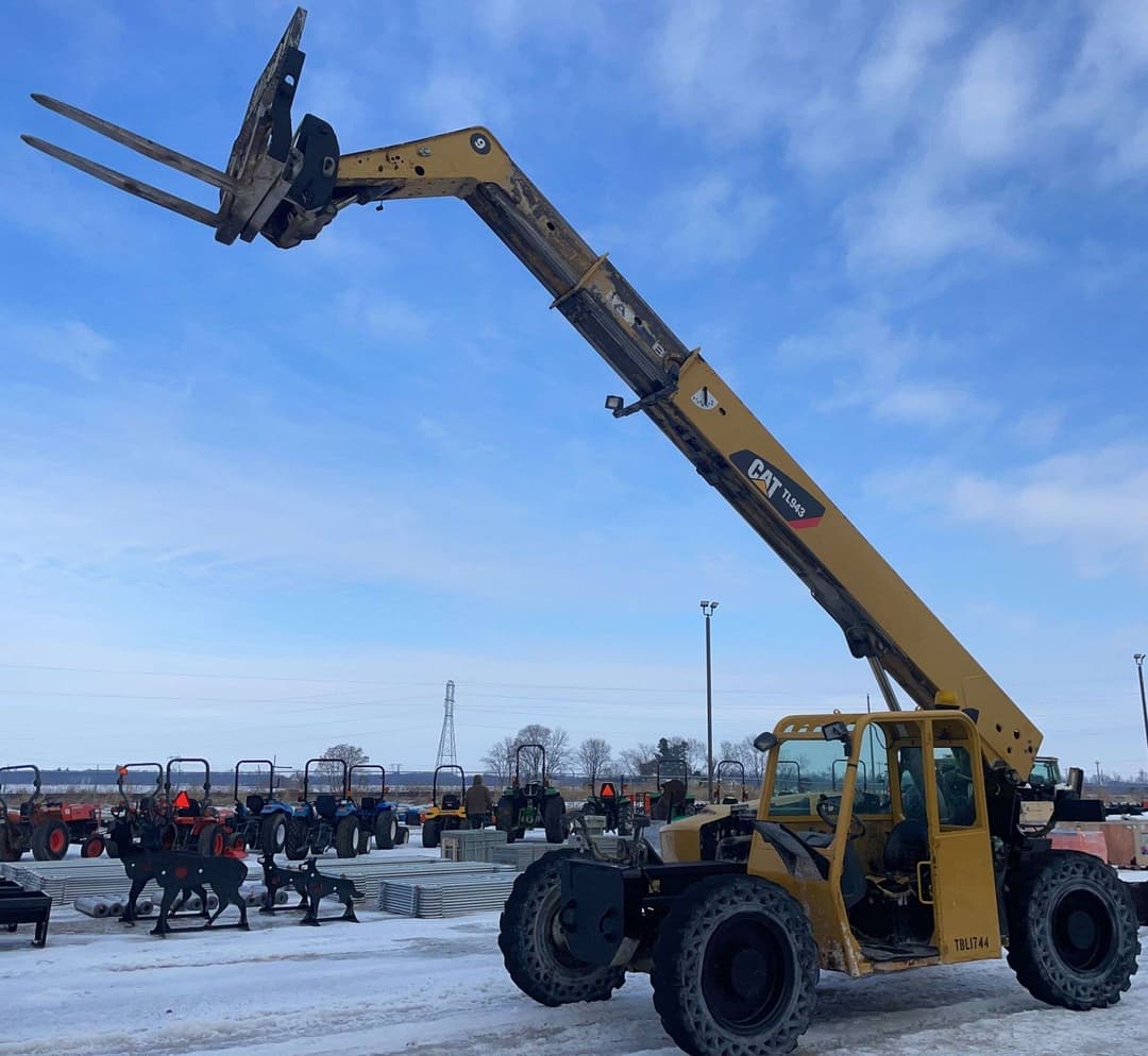 Image of Caterpillar TL943 Primary image