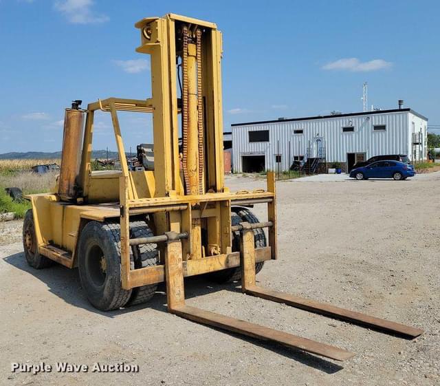 Image of Caterpillar V225 equipment image 2
