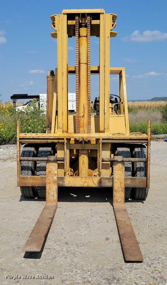 Image of Caterpillar V225 equipment image 1