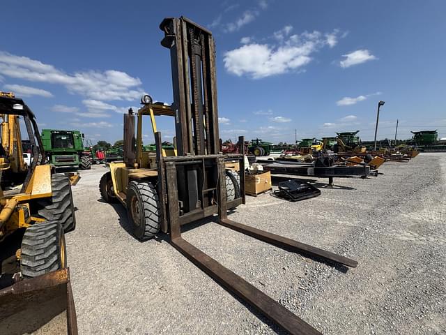 Image of Caterpillar V300B equipment image 2