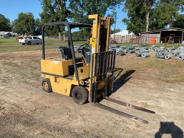 Image of Caterpillar V30D equipment image 1
