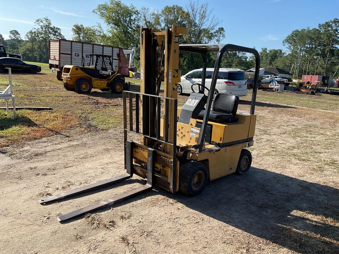 Image of Caterpillar V30D Primary image