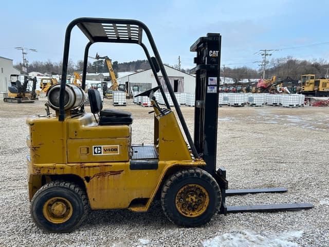 Image of Caterpillar V40B equipment image 4