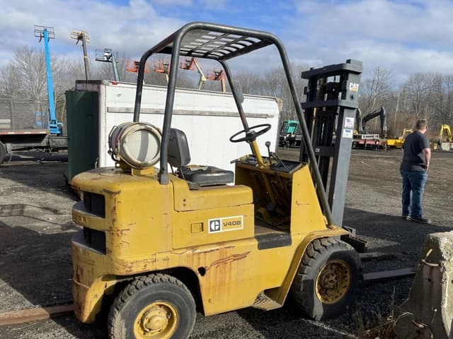 Image of Caterpillar V40B equipment image 2