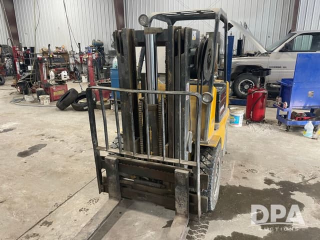 Image of Caterpillar V40C equipment image 3