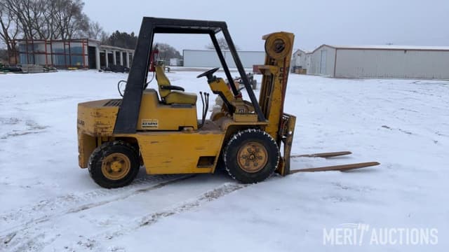 Image of Caterpillar V50 equipment image 3