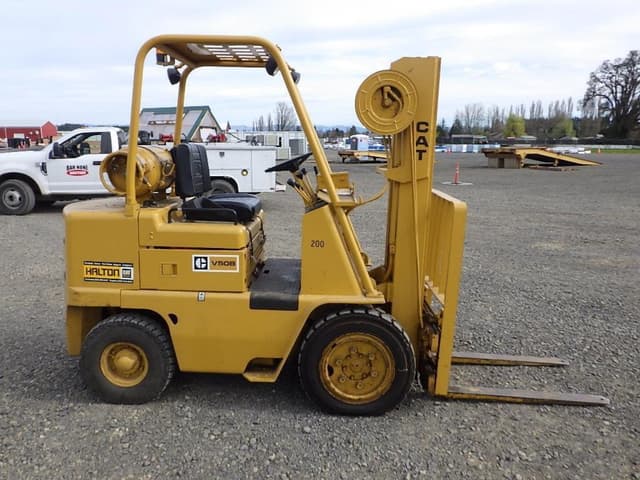 Image of Caterpillar V50B equipment image 3