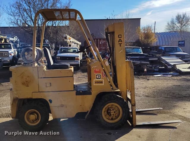 Image of Caterpillar V50B equipment image 3