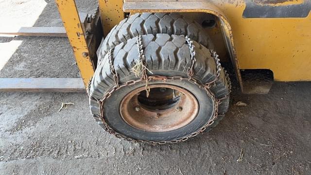 Image of Caterpillar V50B equipment image 4