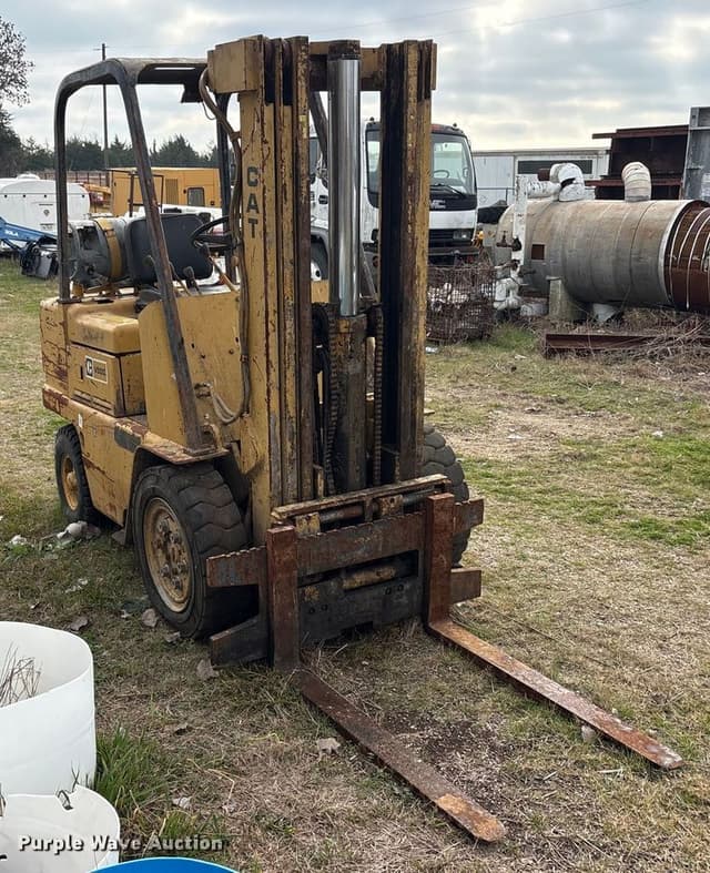 Image of Caterpillar V50C equipment image 2