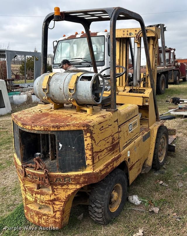 Image of Caterpillar V50C equipment image 4