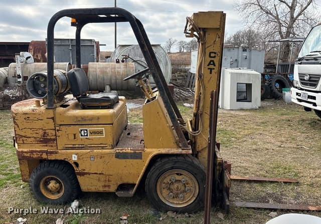 Image of Caterpillar V50C equipment image 3