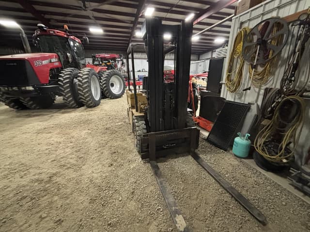 Image of Caterpillar V50D equipment image 4