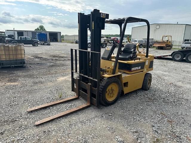 Image of Caterpillar V50E equipment image 2