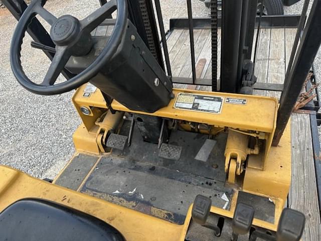 Image of Caterpillar V50E equipment image 4