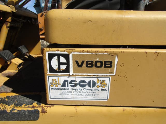 Image of Caterpillar V60B equipment image 2
