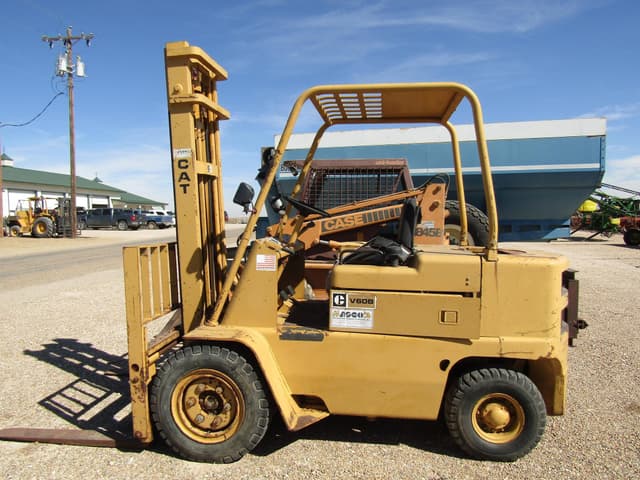 Image of Caterpillar V60B equipment image 1