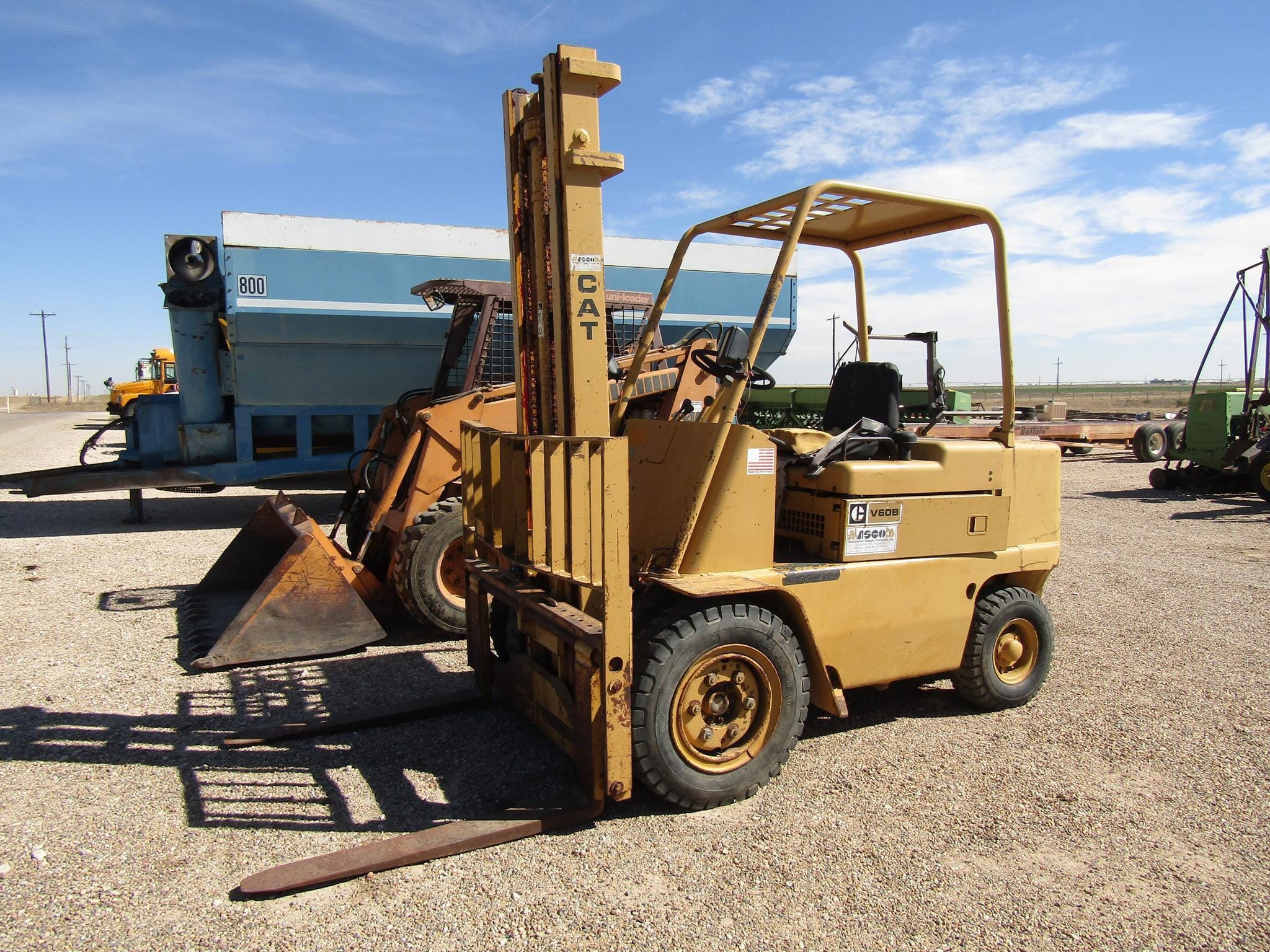 Caterpillar V60B Equipment Image0