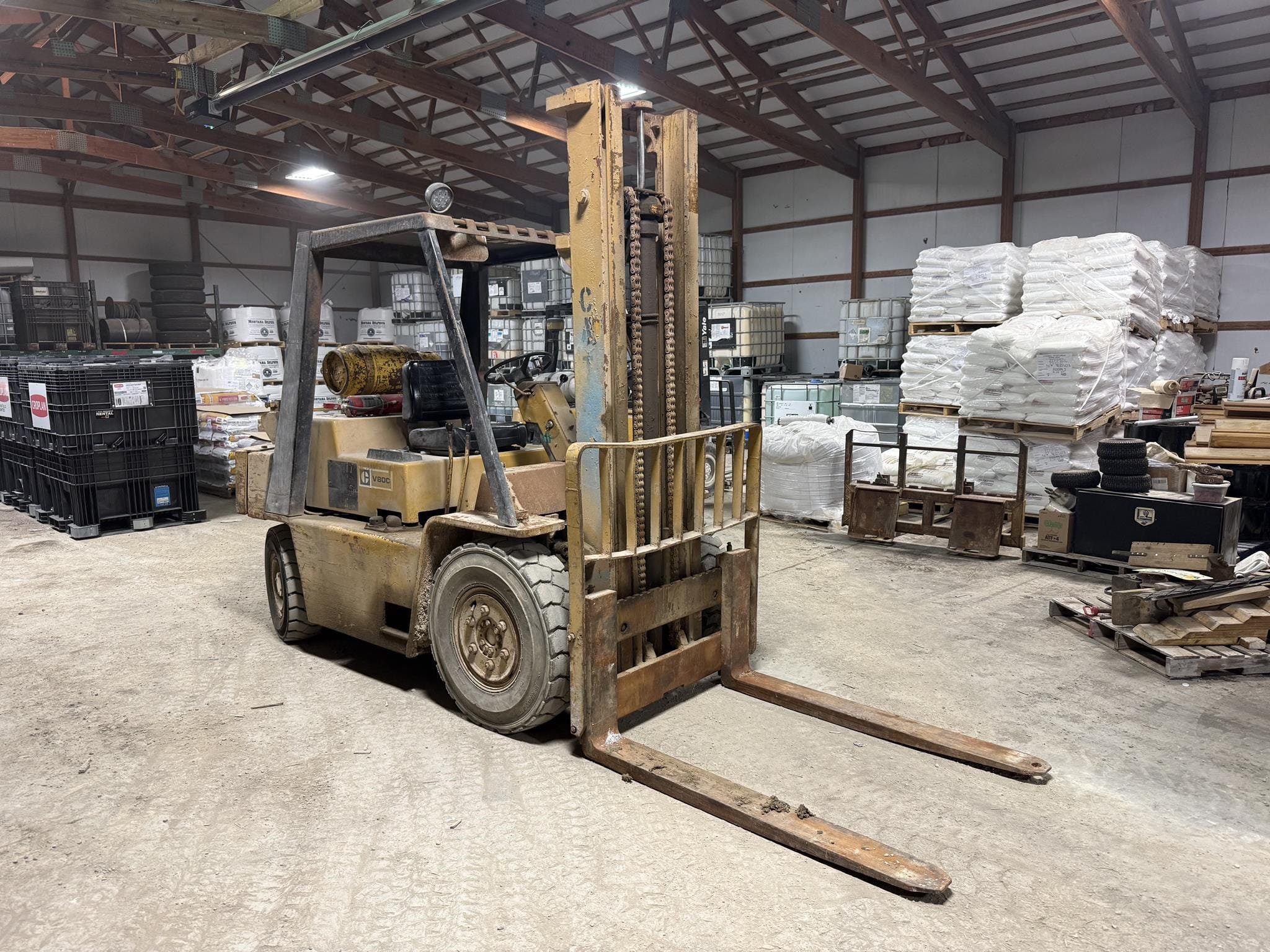 Caterpillar V80C Equipment Image0