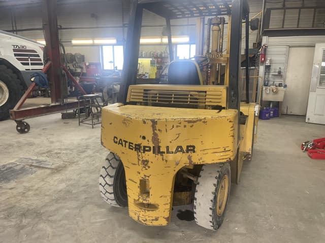 Image of Caterpillar V80C equipment image 4