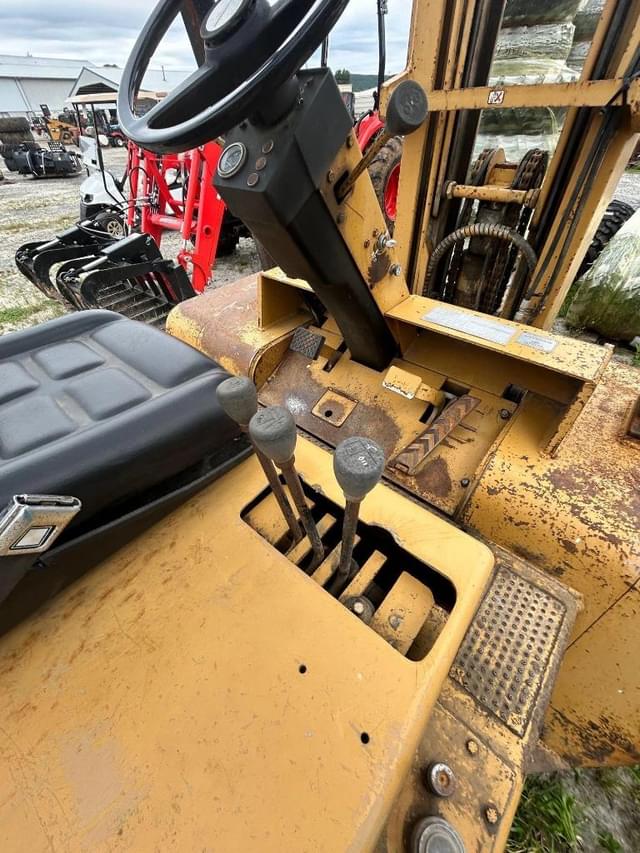 Image of Caterpillar V80D equipment image 1