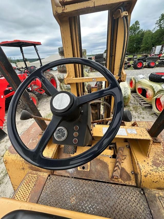Image of Caterpillar V80D equipment image 3