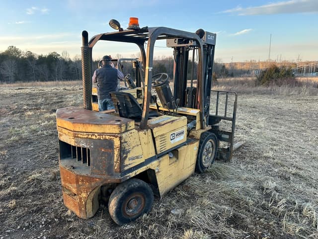 Image of Caterpillar VC60D equipment image 3