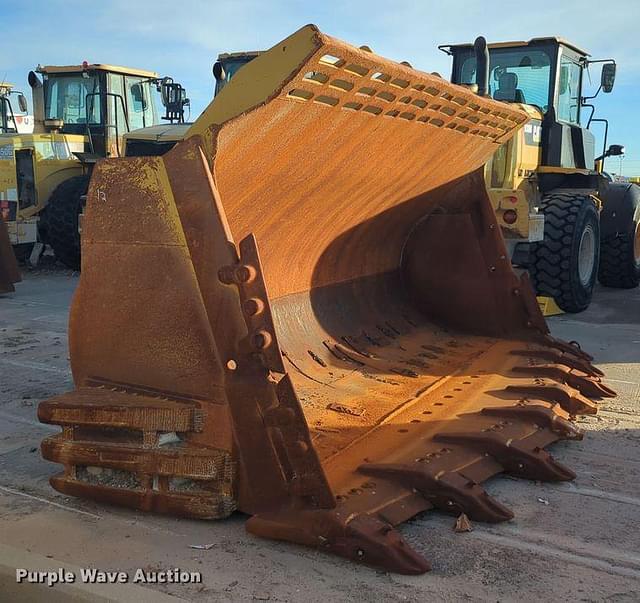 Image of Caterpillar Wheel Loader Bucket equipment image 2