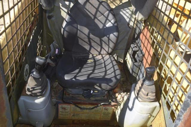 Image of Caterpillar 246 equipment image 4