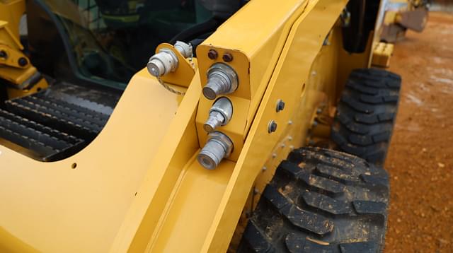Image of Caterpillar 262D equipment image 2