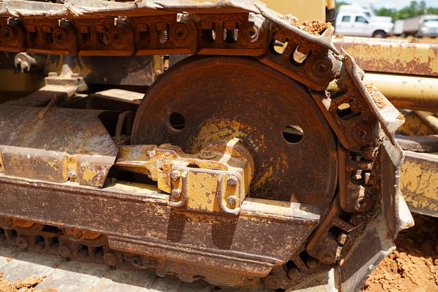 Image of Caterpillar D4C equipment image 2