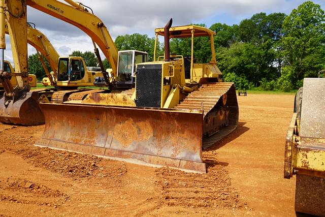 Image of Caterpillar D5H equipment image 2