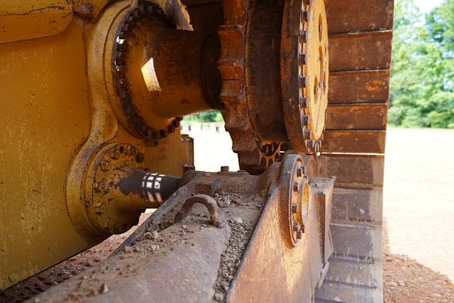 Image of Caterpillar D5H equipment image 4